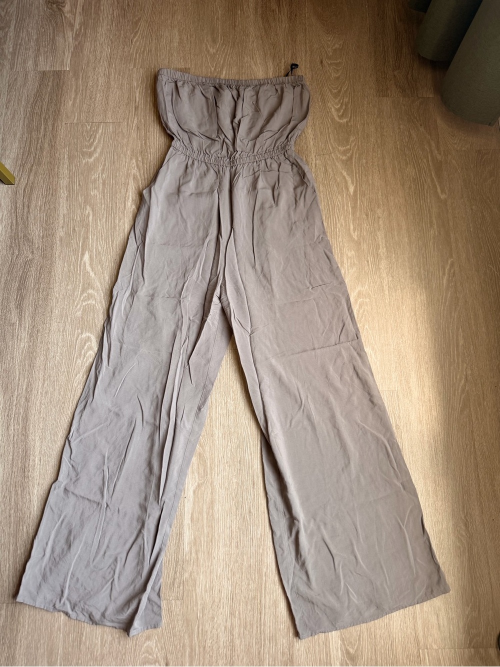 Forever 21 Strapless Wide-Leg Jumpsuit in Greyish Beige